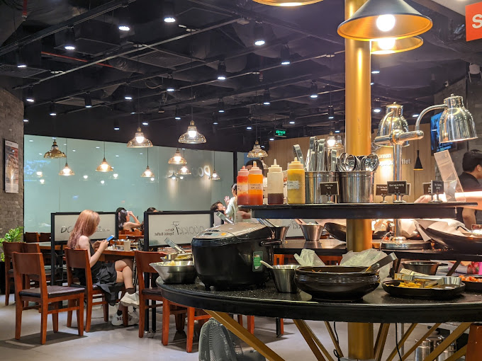 Dookki Royal City Vincom Mega Mall